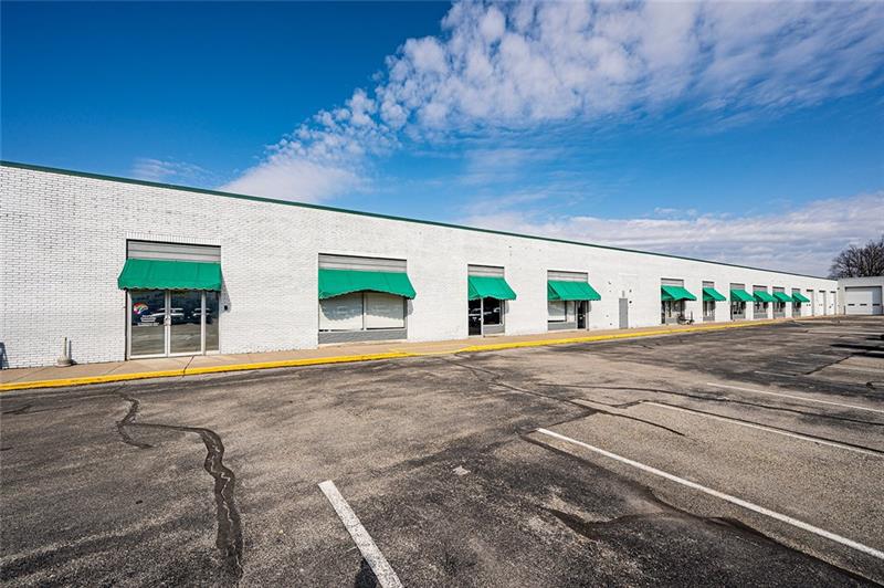 Front w/Parking Lot 2