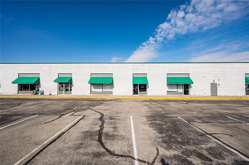 Front w/Parking Lot